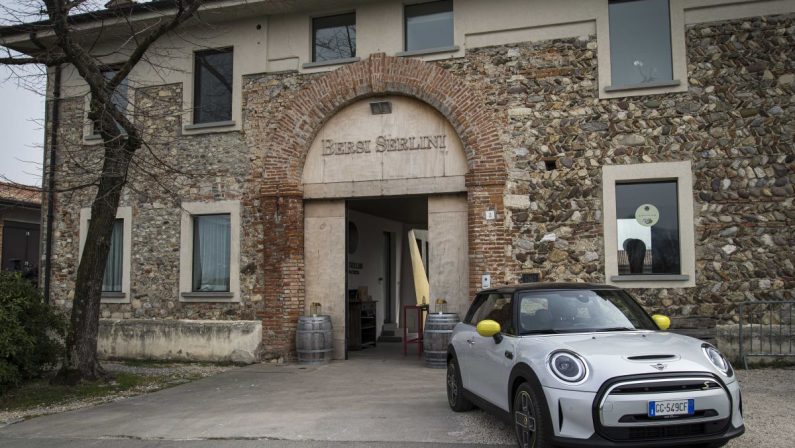 Viaggio a zero emissioni di Mini Electric verso Biosphera 4.0