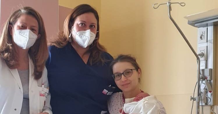 La piccola Eva con mamma Natalia (fonte foto Asl Bari)