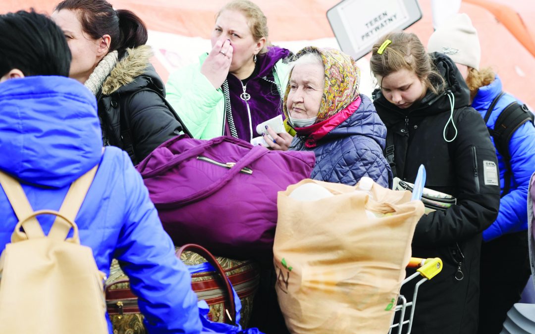 I profughi in fuga dalle città ucraine più colpite continuano a raggiungere le frontiere europee per scappare dalla guerra. In Puglia ne sono arrivati più di 1800
