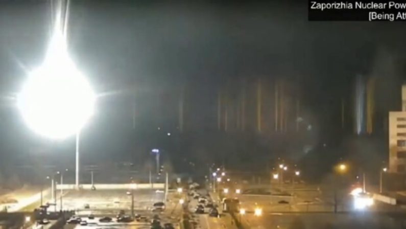 Ucraina, attacco alla pi&ugrave; grande centrale nucleare in Europa