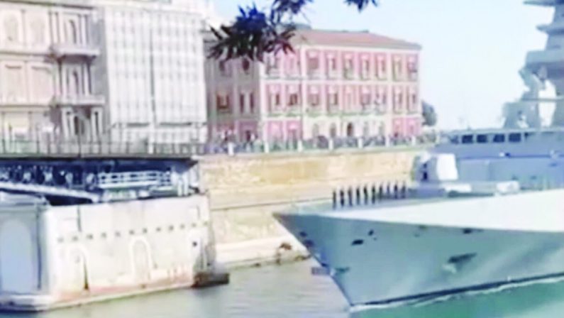 Taranto, pietre e insulti contro nave della Marina: indaga la Digos