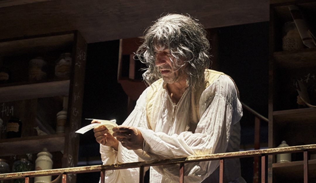 Emilio Solfrizzi in una scena di "Il malato immaginario"