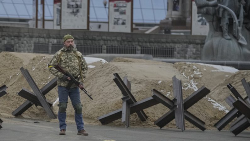 Ucraina: notte di bombe vicino Kiev. Esplosioni in diverse città