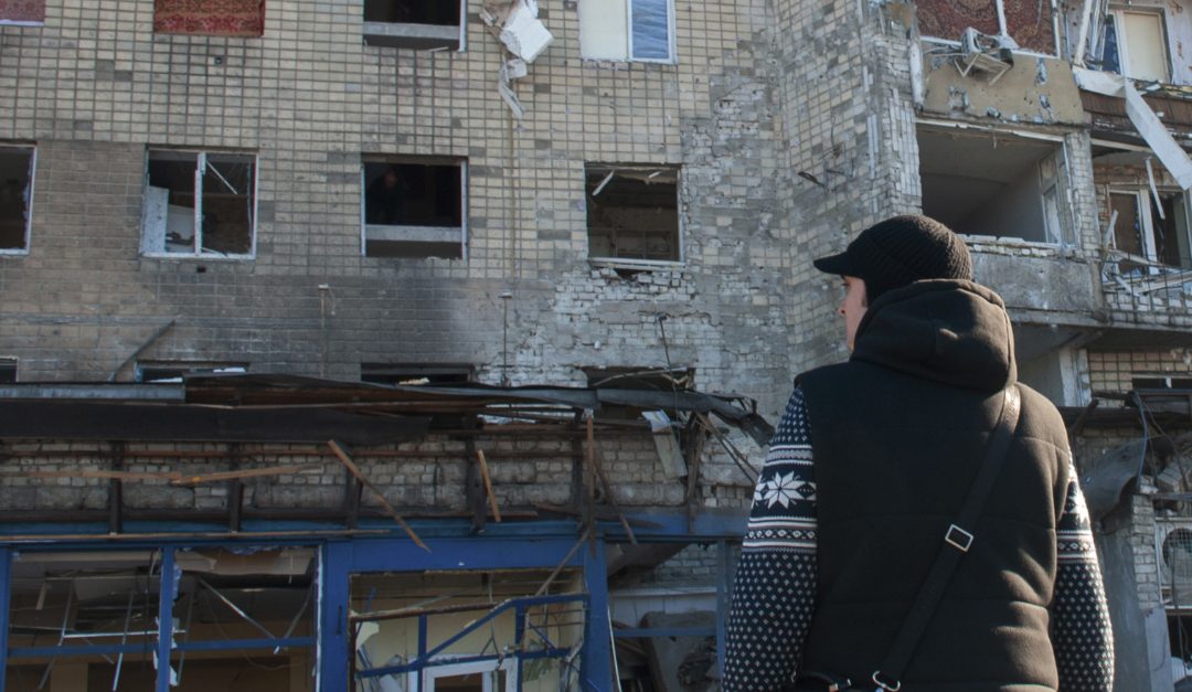 Un palazzo distrutto a Kharkiv, in Ucraina