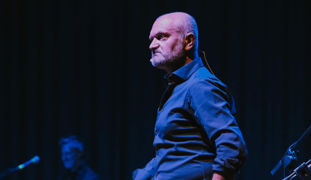 Andrea Pucci sul palco del teatro Garden di Rende