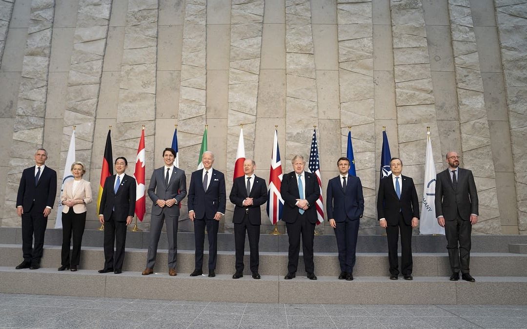 La foto di famiglia della riunione dei leader del G7