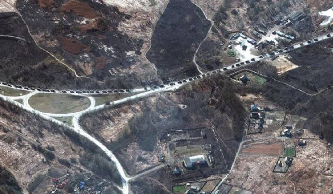 Il convoglio di mezzi militari russi verso Kiev