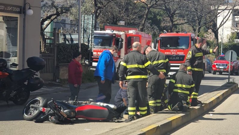 Incidente stradale a Cosenza, ferito un motociclista