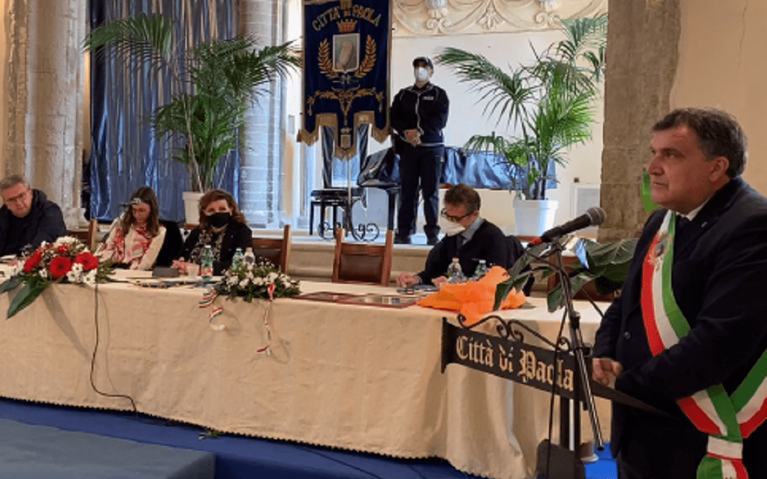 Il tavolo dei relatori: Stamile, De Pera, Serranò, Badolati e Perrotta