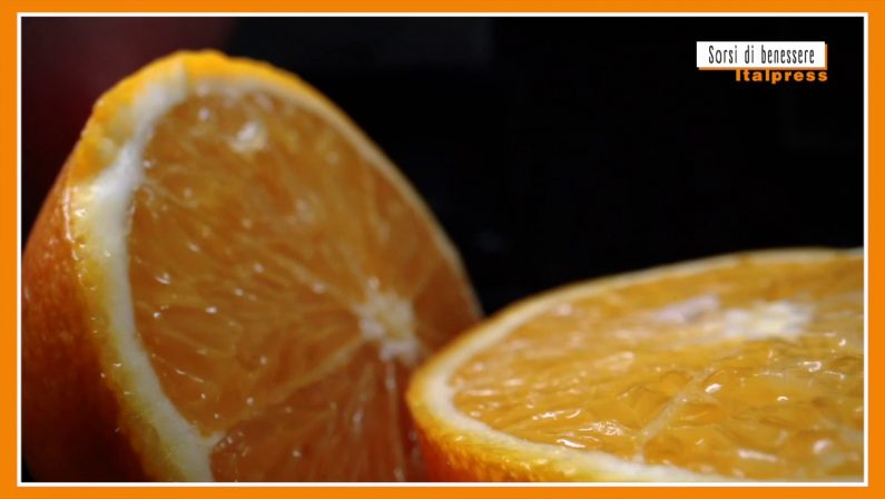 Sorsi di benessere – Acqua detox con arancia e semi di finocchio