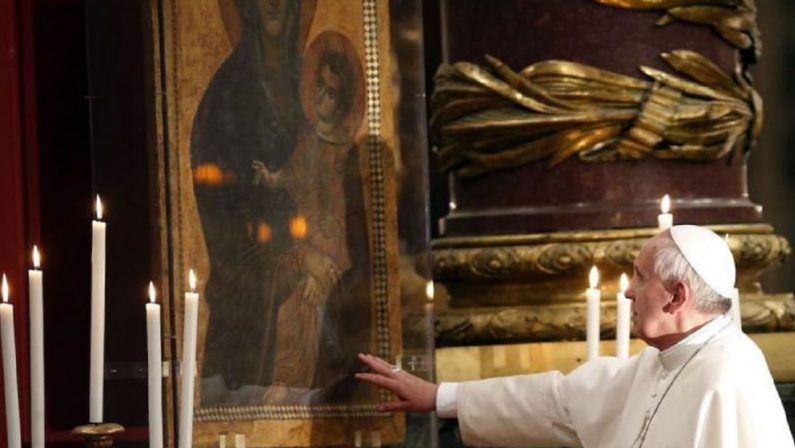 Papa Francesco consacra Russia e Ucraina a Maria