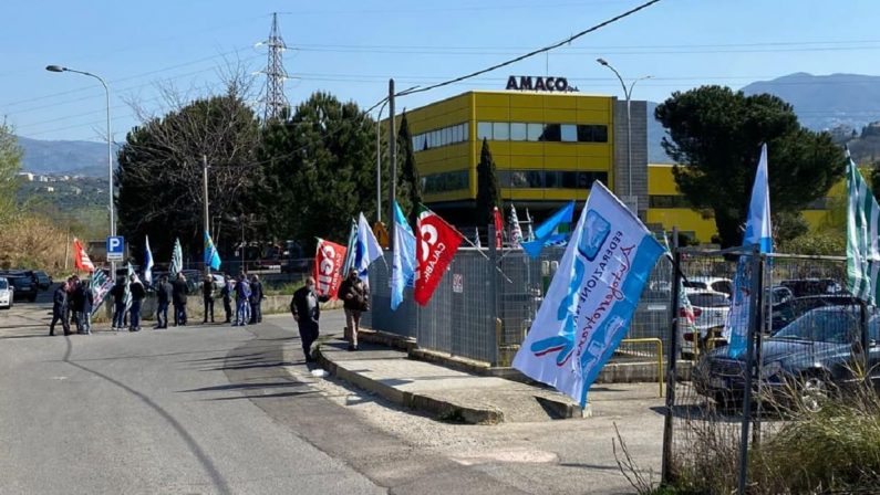 Crisi Amaco, lavoratori in assemblea permanente: «Vogliamo risposte» - VIDEO