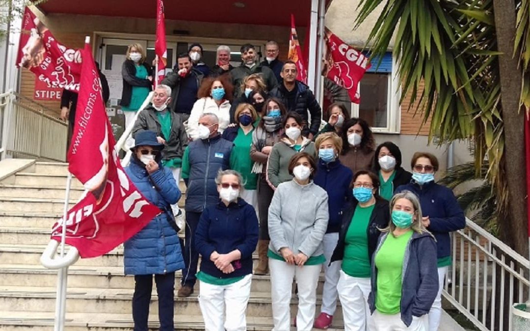 Stipendi non pagati, addetti alle pulizie dell’ospedale di Polistena in sciopero