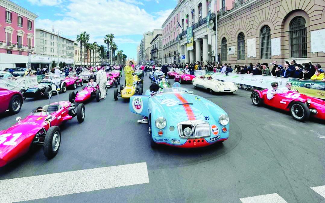 Le auto ai nastri di partenza