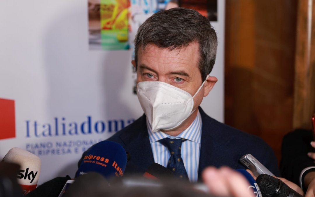 Orlando “Subordinare gli aiuti alle imprese al rinnovo dei contratti”