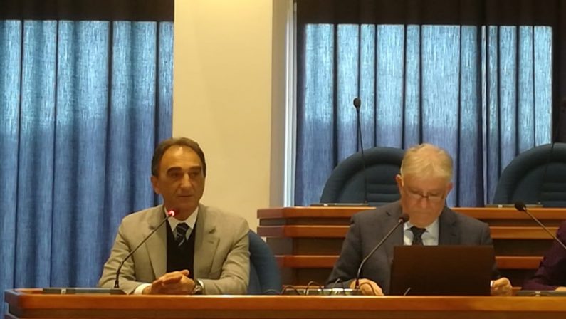 Nominato il commissario per la gestione di acqua e rifiuti in Calabria: è Bruno Gualtieri