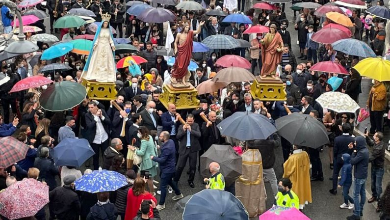 Portatori di statue senza mascherine, scattano le multe nel vibonese