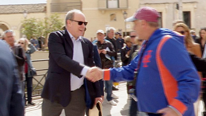 Alberto di Monaco, turista a passeggio tra i Sassi di Matera