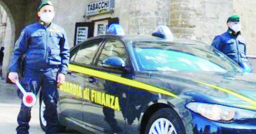 Una fase dell’operazione “Amici miei” della Procura di Bari