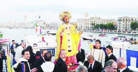 Un momento del corteo di San Nicola