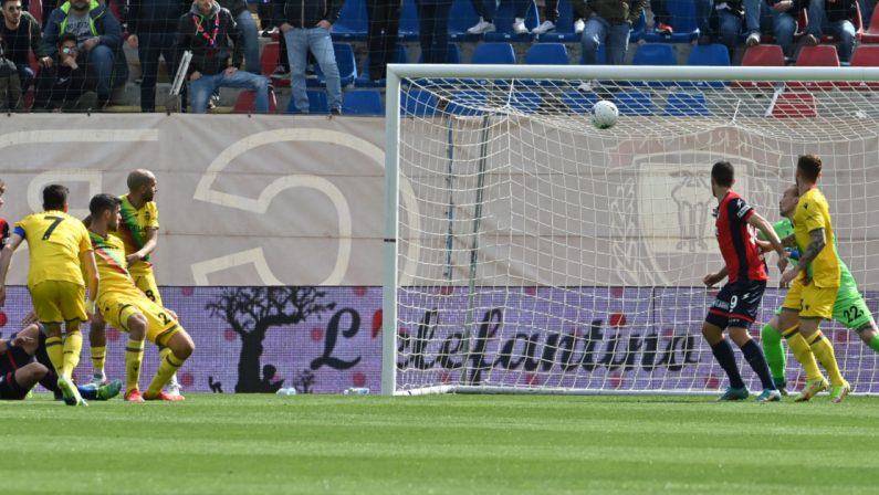 Golemic illude, poi il Crotone sparisce e fa festa la Ternana