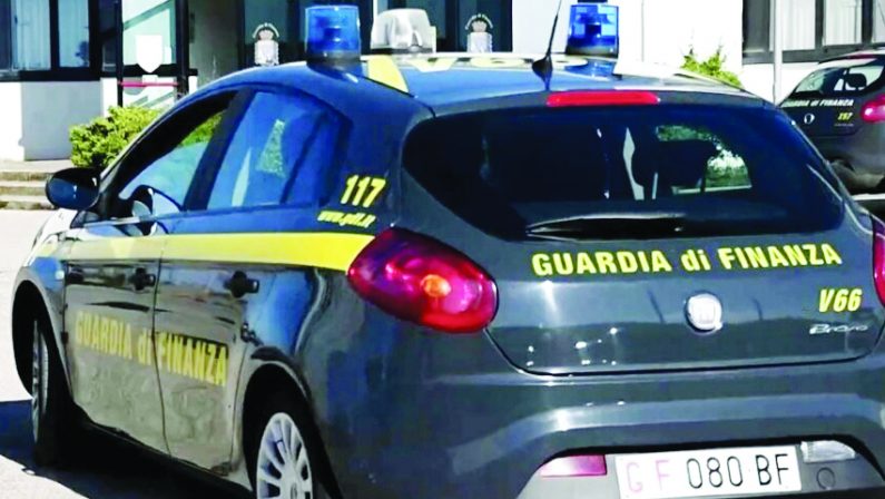 A fare shopping con l'auto del comune, arrestato il comandante della Polizia locale di Lucera