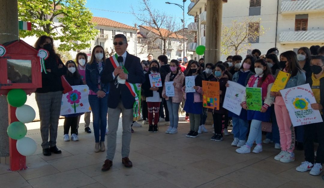 L'intervento del sindaco all'inaugurazione della Little Free Library