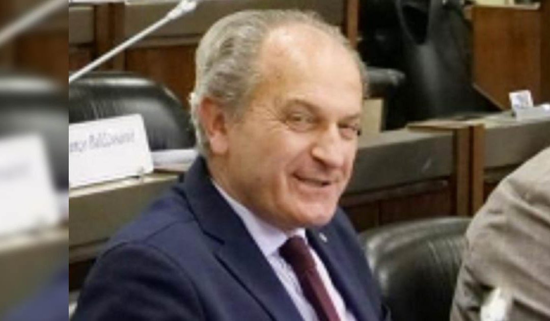 Bardi non molla Acito e lo richiama in Regione come consulente