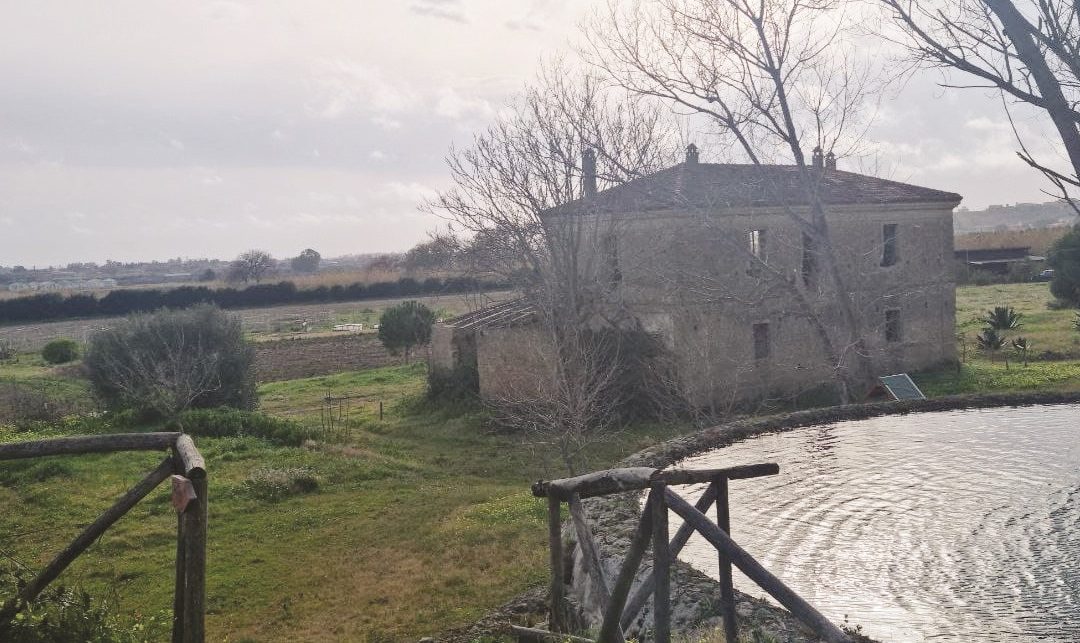 Il casolare confiscato al boss Nicola Arena