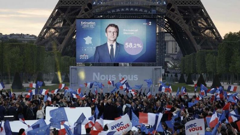 Elezioni in Francia: Macron rieletto presidente, Le Pen si ferma al 42%