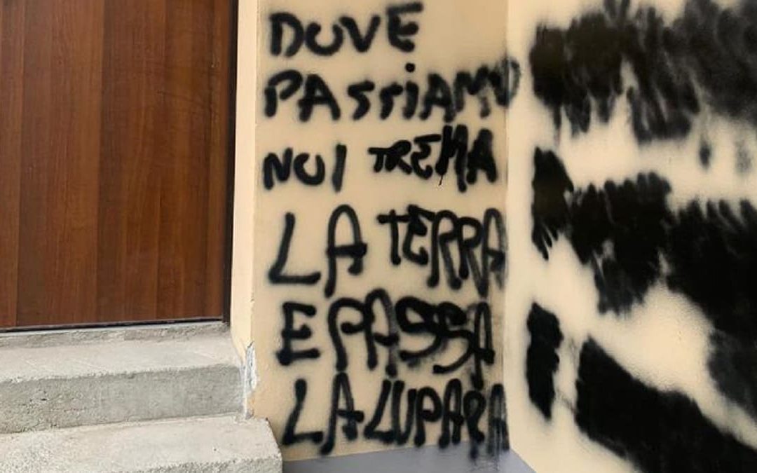 Le scritte mafiose