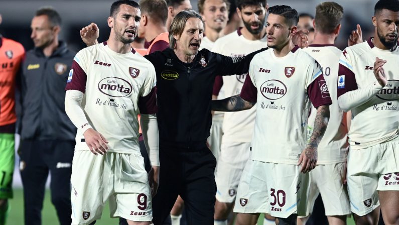 Salernitana travolta in casa ma comunque salva