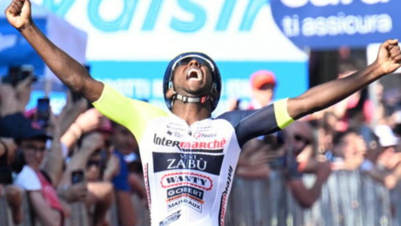 Giro d'Italia, ecco Girmay: è il primo africano a vincere una tappa