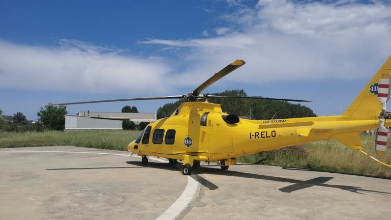 In pronto soccorso per 5 ore con infarto in corso, interviene l’eliambulanza