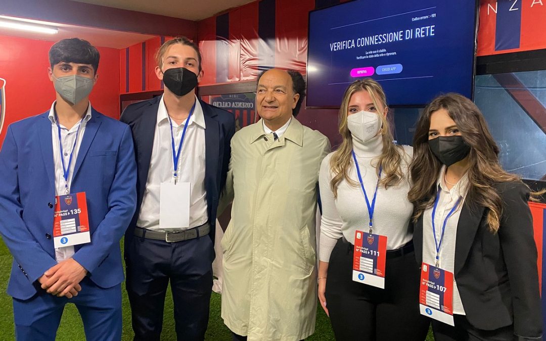 Il presidente Guarascio allo stadio per la partita