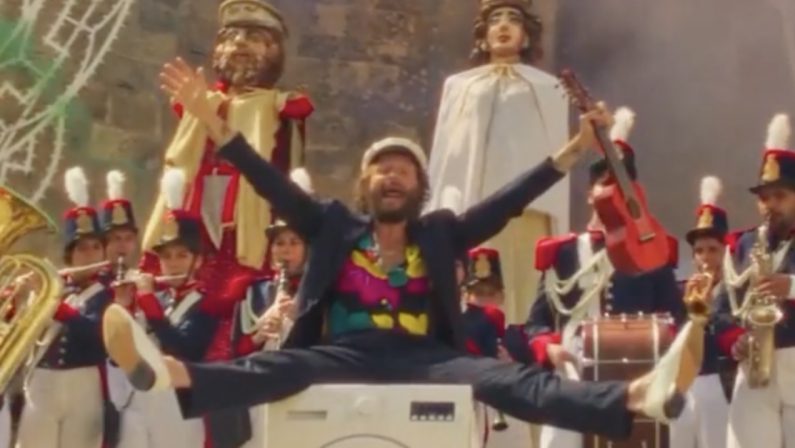 Jovanotti a Scilla, ecco l'anteprima del nuovo video