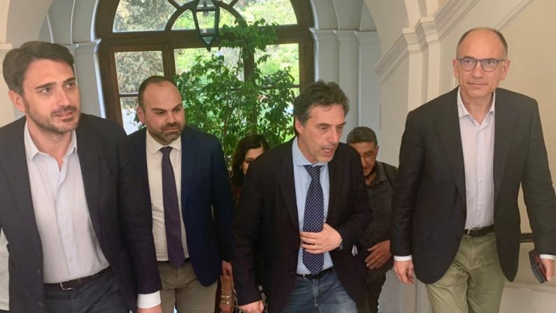 Letta a Catanzaro: «Priorità alla vertenza Calabria»