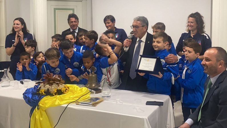 Quei “terribili” Pulcini 2012 del Real Cosenza premiati dal Rotary