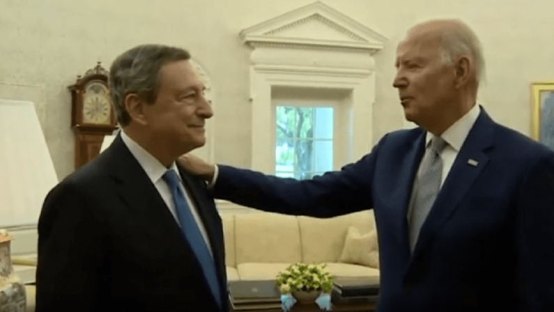 Draghi alla Casa Bianca, Biden: «L'amicizia con l'Italia è forte»