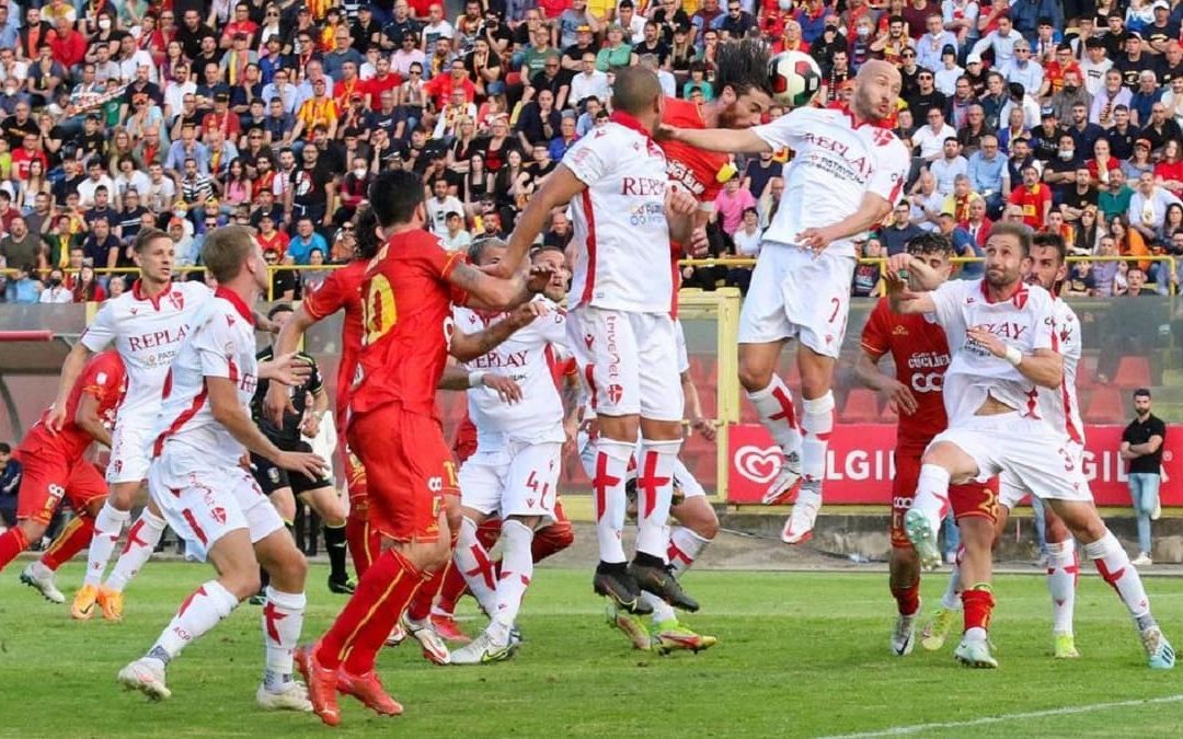 Playoff Serie C, finisce 0-0 la semifinale di andata tra Catanzaro e Padova