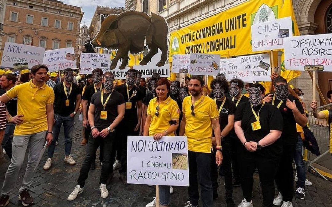 A Roma la protesta di allevatori, agricoltori e cittadini per denunciare un'emergenza nazionale che sta provocando grossi problemi