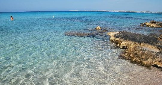 Salento: secondo il Guardian la spiaggia di Punta della Suina è tra le più belle d'Europa