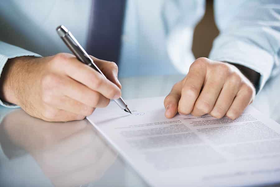 La firma di una polizza