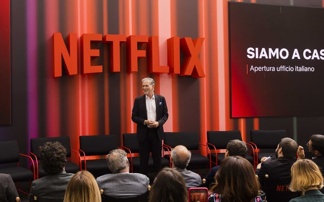 Reed Hastings durante l'inaugurazione della sede romana di Netflix