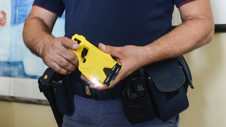 Sicurezza: da lunedì il taser sarà utilizzato a Catanzaro, Cosenza e Locri