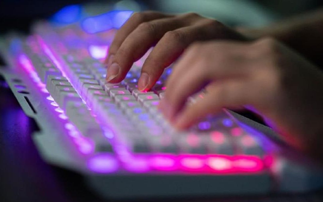 Falsi incontri hard per rapinare le vittime: tre arresti nel Salernitano