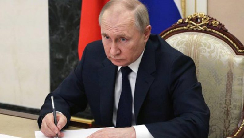 Putin mostra i muscoli: «Il missile Sarmat pronto entro fine anno»
