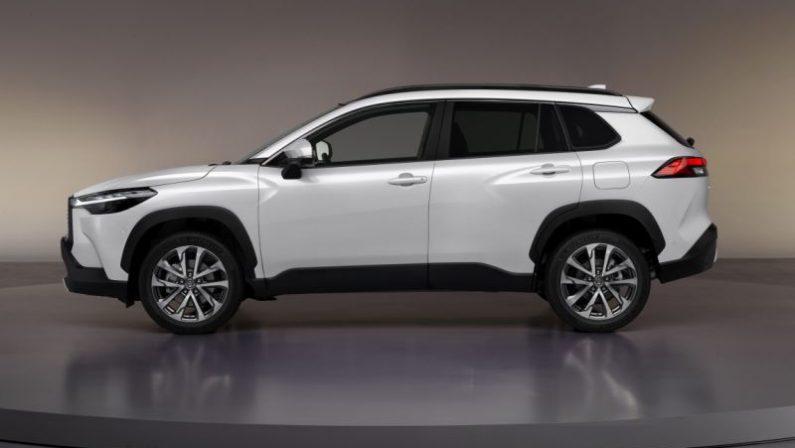 Nuova Toyota Corolla Cross prenotabile online