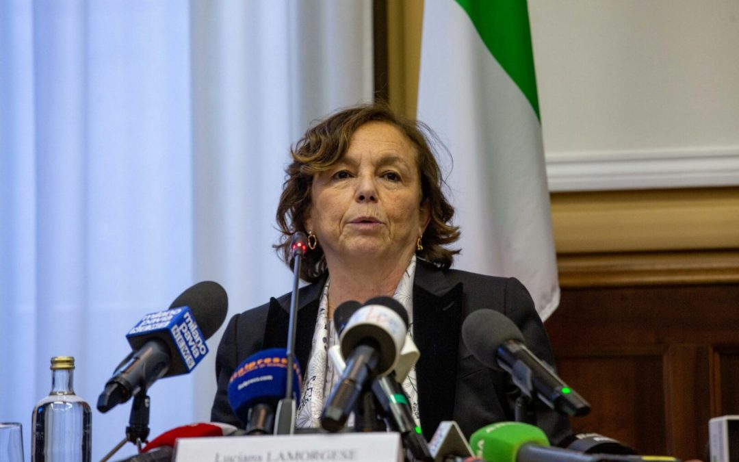 Lamorgese “Migranti e lavoro? Ampliamo i flussi con più stagionali”