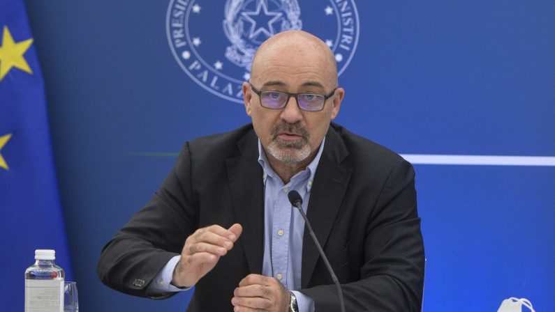 Cingolani “Con tetto al gas e fonti pulite i prezzi dell’energia scenderanno”